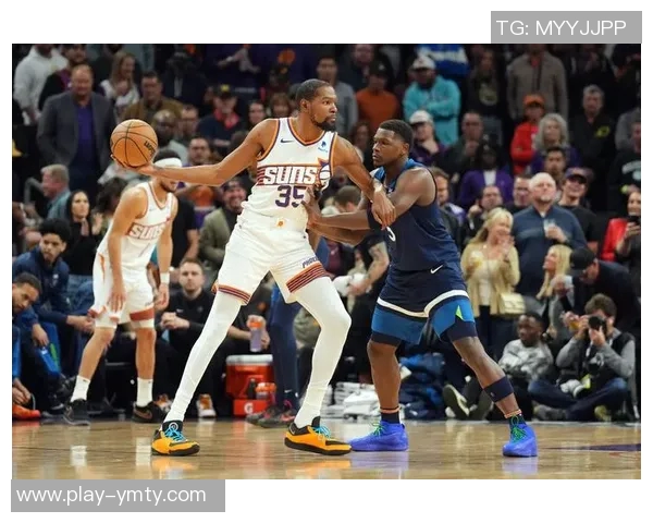 真爱无敌狄龙赛后与火箭队员亲切握手并与费尔蒂塔亲密交流